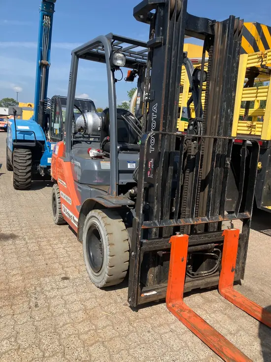 2018 Toyota 8FGU25 Warehouse Forklift