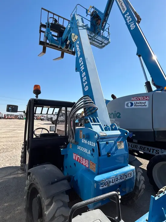 2016 Genie GTH-5519 Forklift