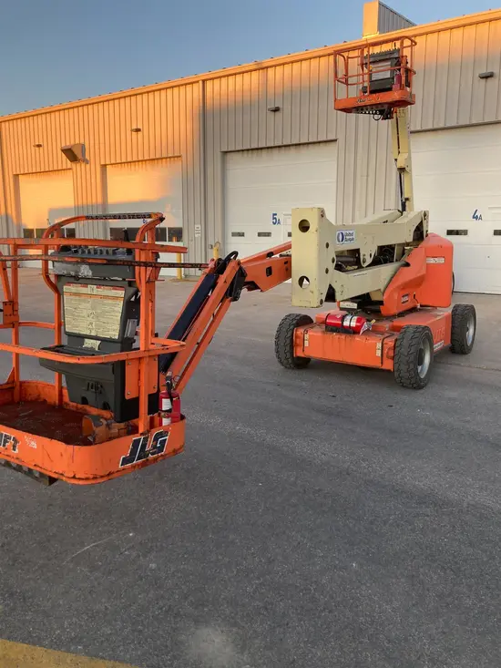 2014 JLG E450AJ Articulating Boom Lift