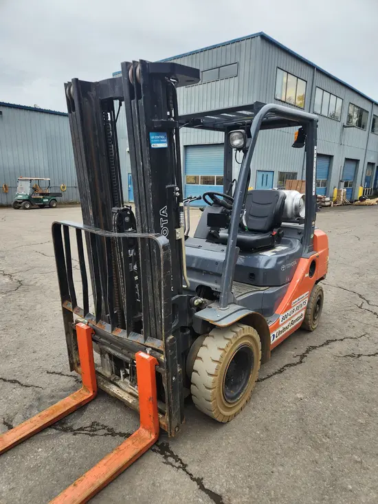 2018 Toyota 8FGU25 Warehouse Forklift