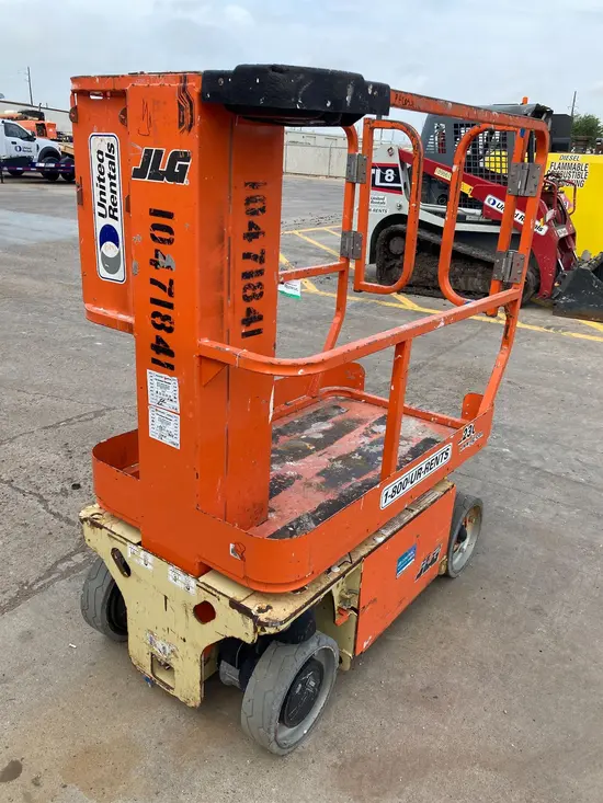 2016 JLG 1230ES Self-Propelled One-Person Lift
