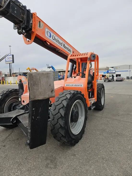 2017 SKYTRAK 10054 Forklift