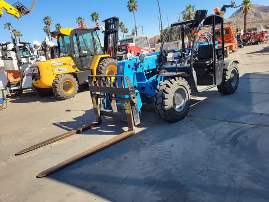 2017 Genie GTH-5519 Forklift
