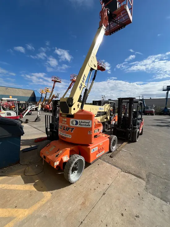 2012 JLG E400AN Articulating Boom Lift