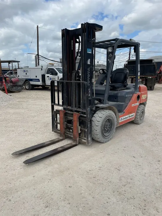 2018 Toyota 8FDU30 Warehouse Forklift