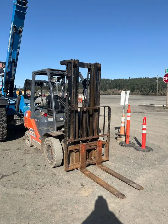 2018 Toyota 8FGU25 Warehouse Forklift