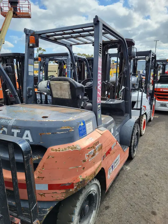 2015 Toyota 8FD35U Warehouse Forklift