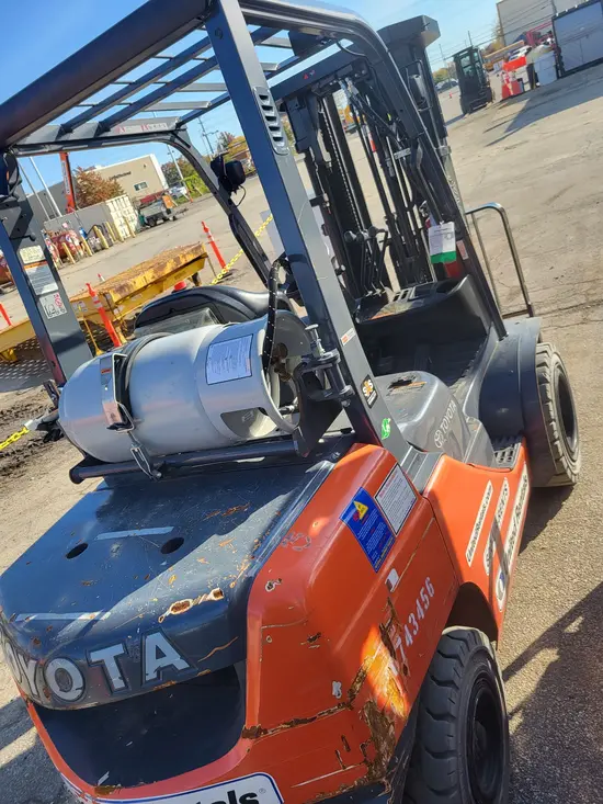2018 Toyota 8FGU30 Warehouse Forklift