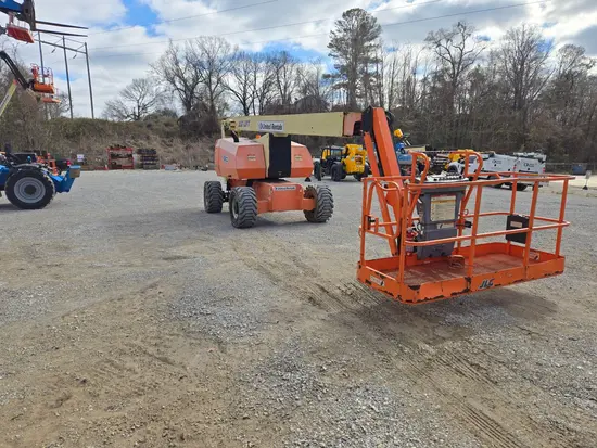 2013 JLG 800AJ Articulating Boom Lift