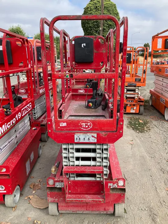 2018 MEC MICRO 19 Scissor Lift