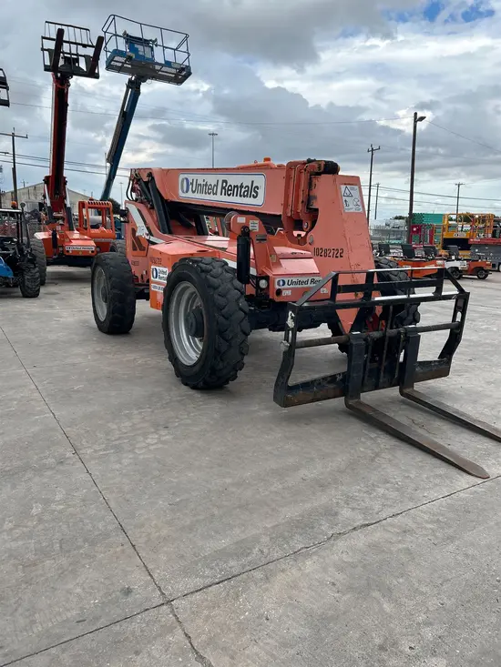 2014 SKYTRAK 8042 Forklift