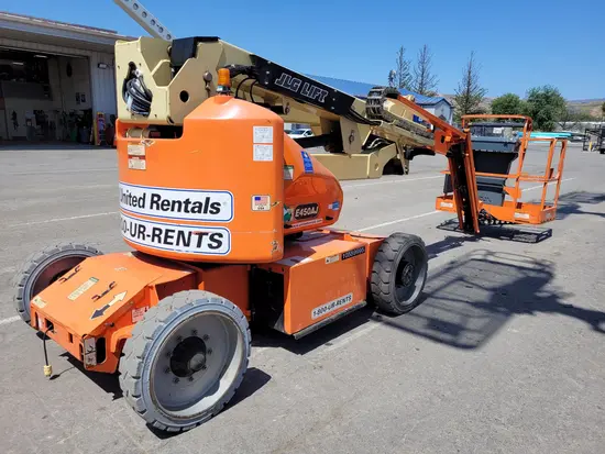 2017 JLG E450AJ Articulating Boom Lift