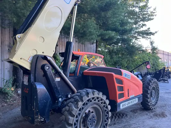 2016 JLG 1055 Forklift