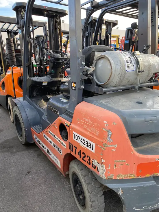 2018 Toyota 8FGU25 Warehouse Forklift
