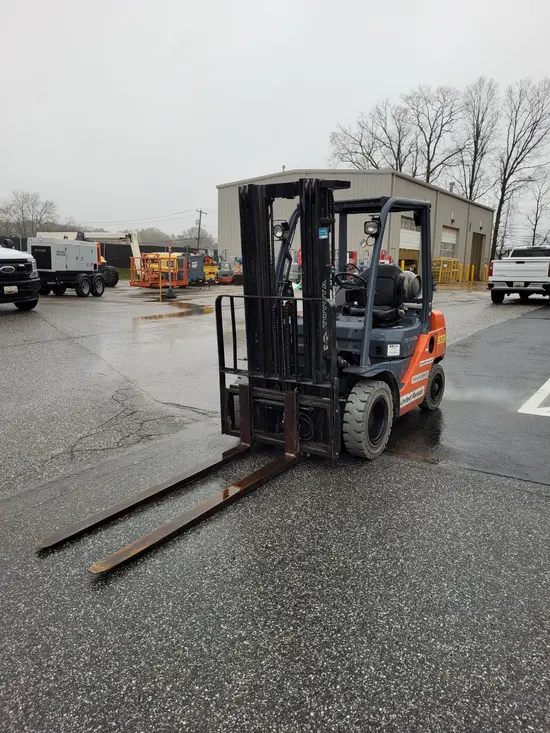 2018 Toyota 8FGU25 Warehouse Forklift