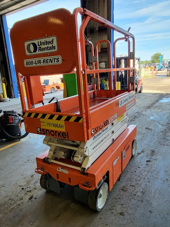 2017 Snorkel S3219E Scissor Lift