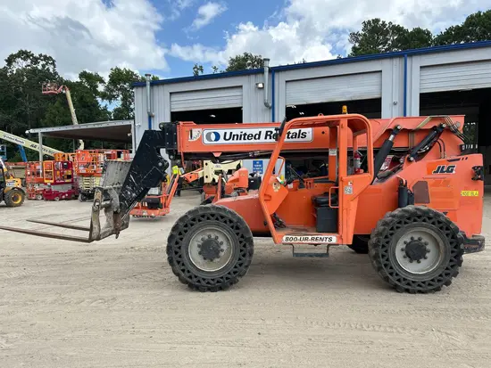 2015 SKYTRAK 6042 Forklift