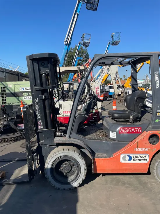 2014 Toyota 8FGU30 Warehouse Forklift