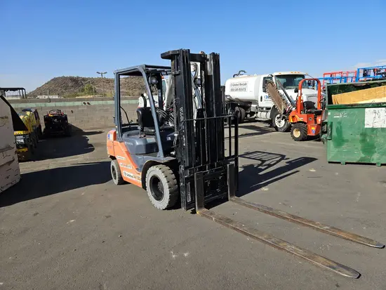 2019 Toyota 8FGU25 Warehouse Forklift