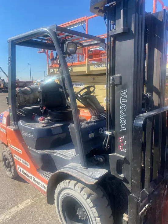 2018 Toyota 8FGU25 Warehouse Forklift
