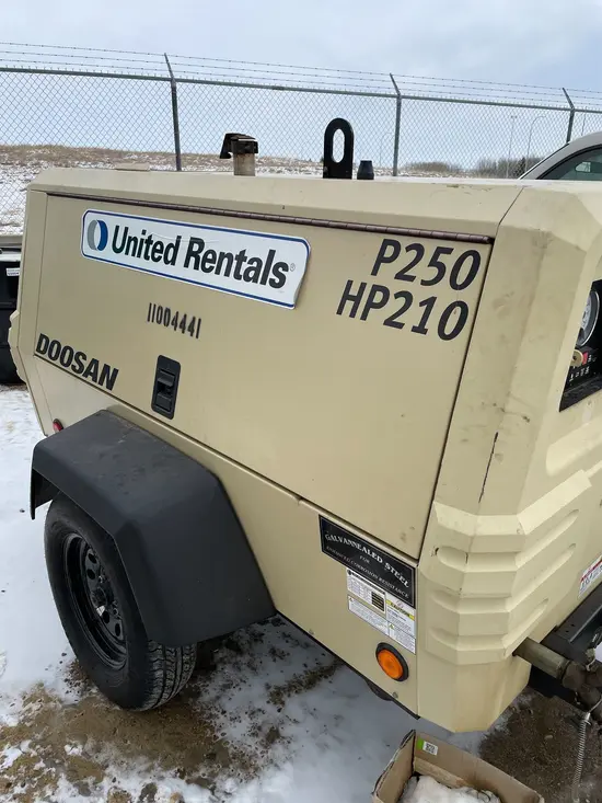 2019 Doosan P250/HP210 Air Compressor