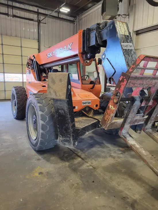 2017 SKYTRAK 10054 Forklift
