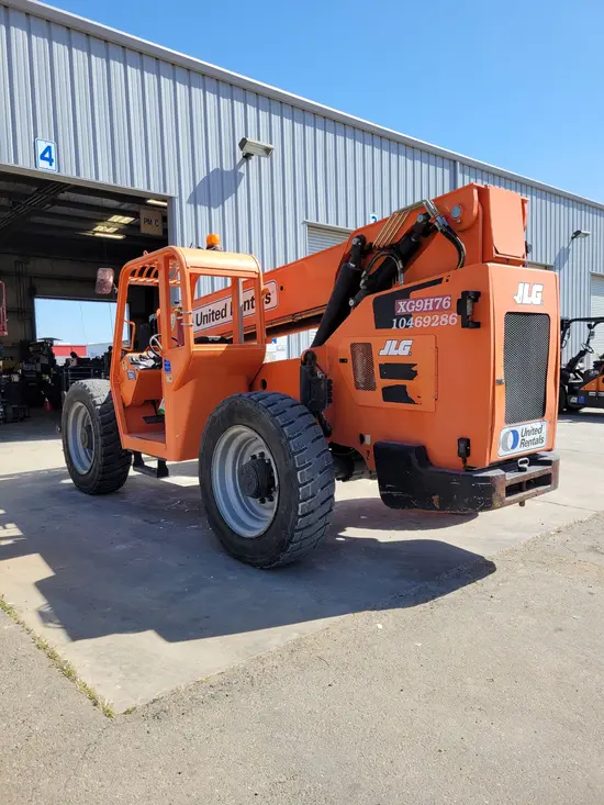 2016 SKYTRAK 8042 Forklift