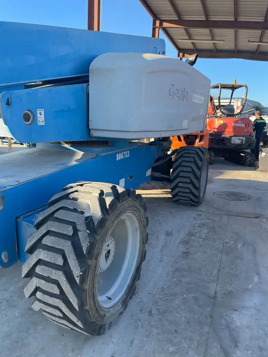 2014 Genie S-80 Boom Lift