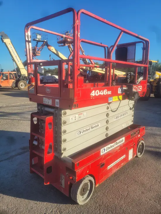 2017 MEC 4046SE Scissor Lift