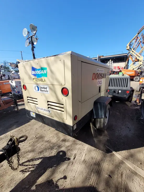 2017 Doosan P425/HP375WCUT4 Air Compressor