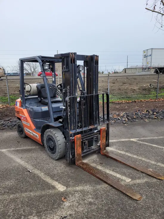 2017 Toyota 8FGU25 Warehouse Forklift