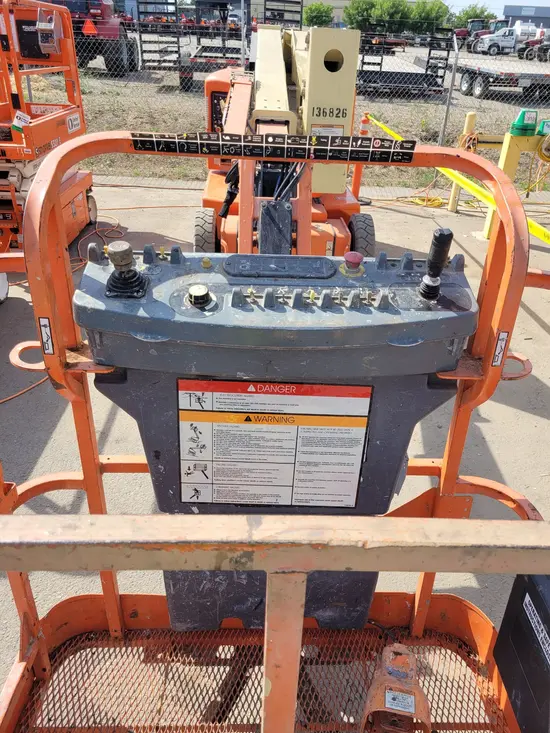 2014 JLG E400AJPN Articulating Boom Lift