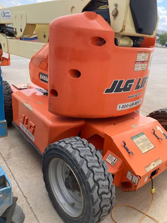 2014 JLG E450AJ Articulating Boom Lift