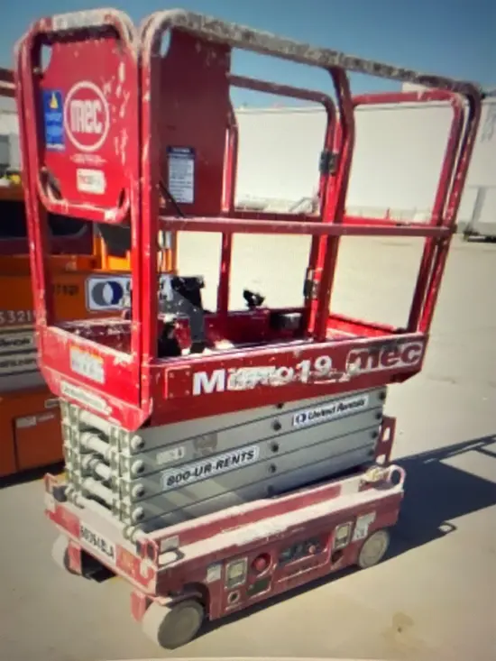 2018 MEC MICRO 19 Scissor Lift