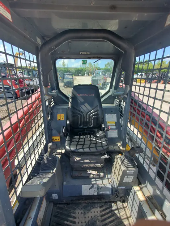 2017 Takeuchi TL8W Track Loader
