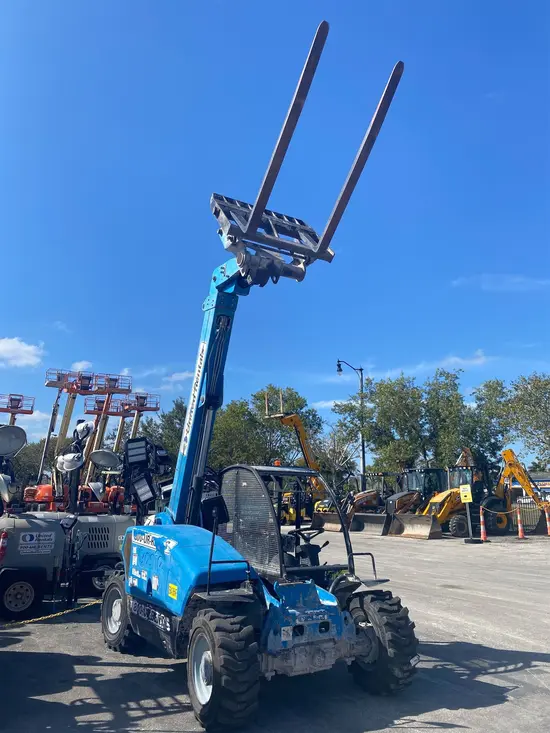 2016 Genie GTH-5519 Forklift