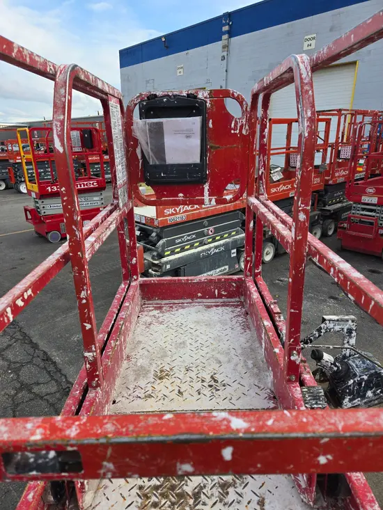 2018 MEC MICRO 19 Scissor Lift