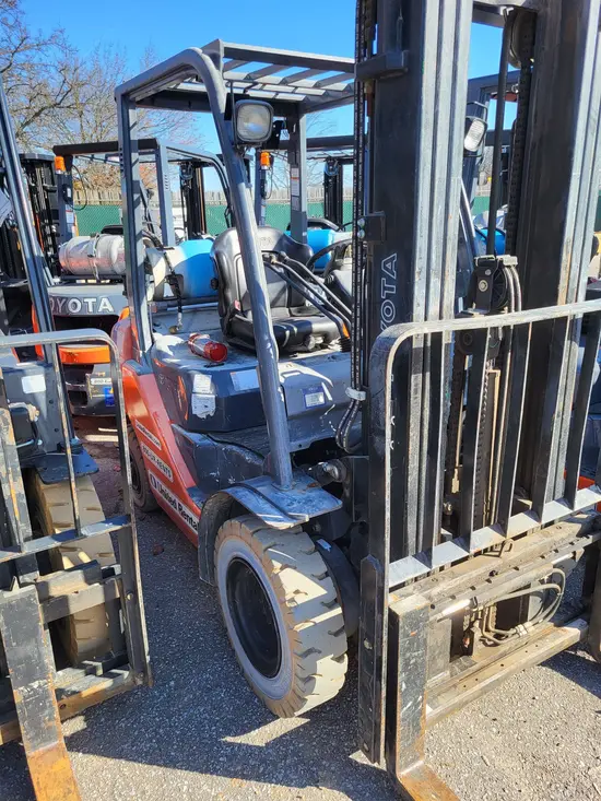 2018 Toyota 8FGU25 Warehouse Forklift