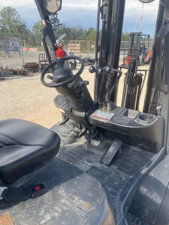 2017 Toyota 8FDU25 Warehouse Forklift