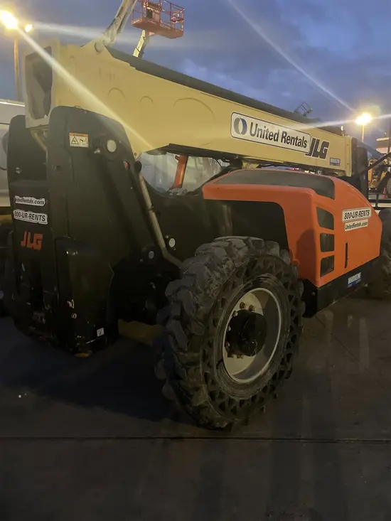 2017 JLG 943 Forklift