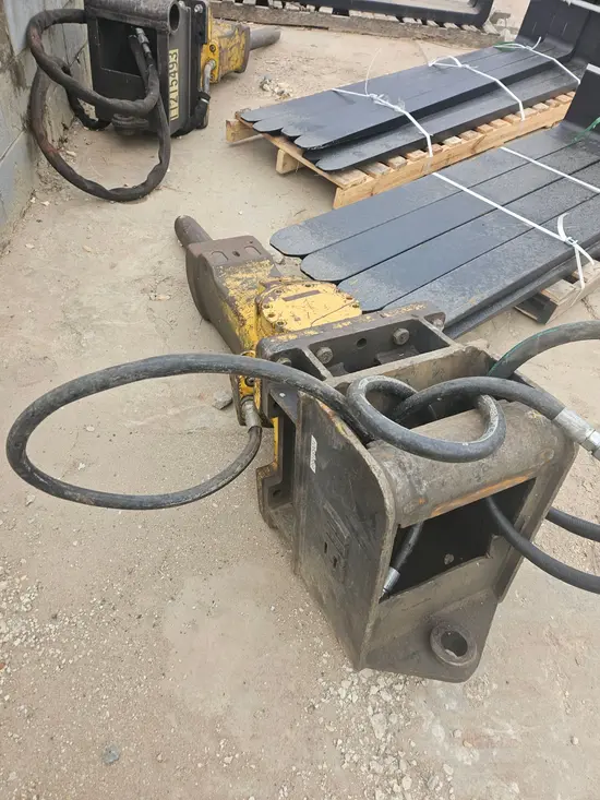 2017 Atlas Copco SB 452 Attachment