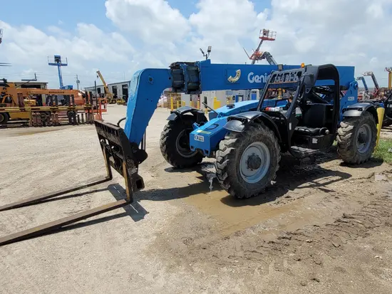 2015 Genie GTH-844D Forklift