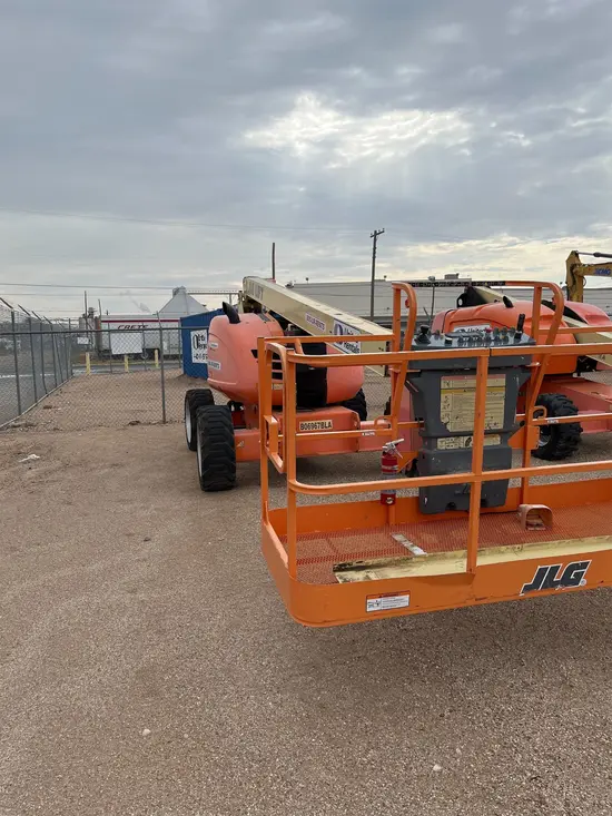 2014 JLG 600A Articulating Boom Lift