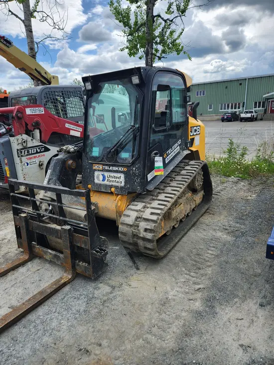 2017 JCB 3TS-8T Track Loader