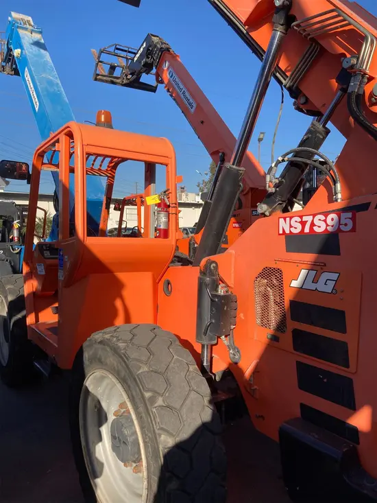 2016 SKYTRAK 6042 Forklift