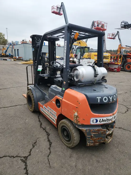 2018 Toyota 8FGU25 Warehouse Forklift