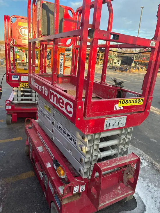 2018 MEC MICRO 19 Scissor Lift