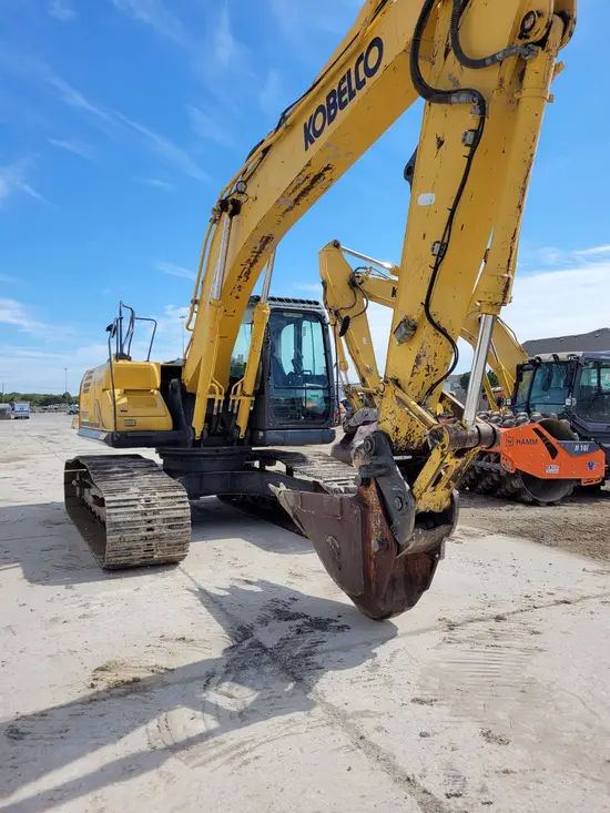 2016 Kobelco SK210LC Excavator