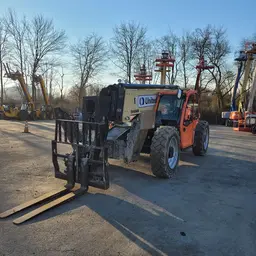 2016 JLG 1055 Forklift