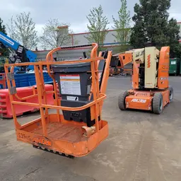 2015 JLG E300AJP Articulating Boom Lift